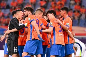 鲁媒：泰山临时教练团队核心角色是韩鹏，还有新外教加入